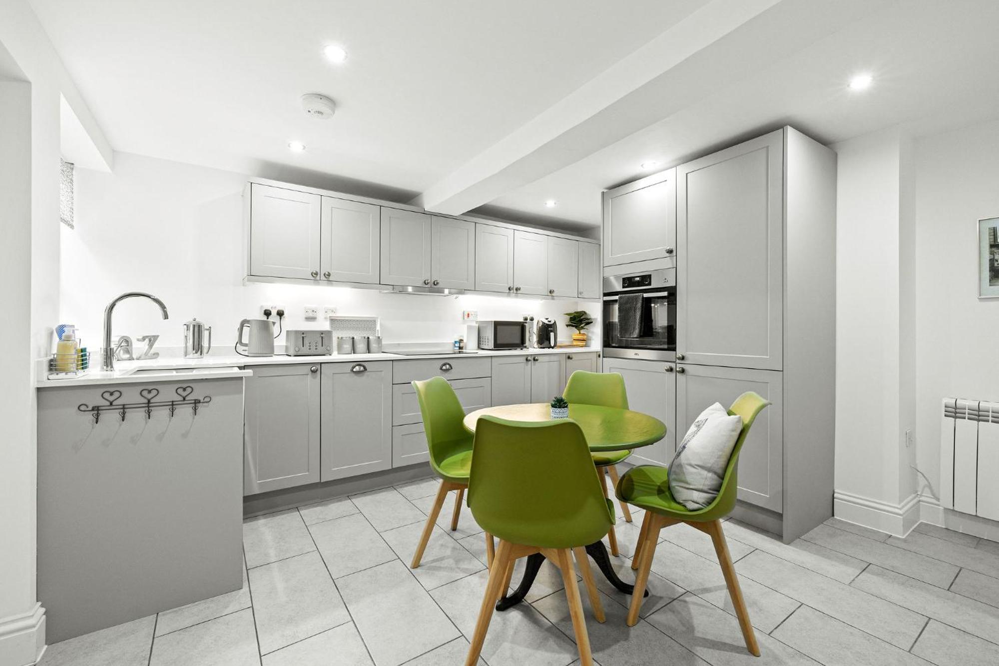 Bell Cottage By Ludlow Castle With Onsite Parking ภายนอก รูปภาพ