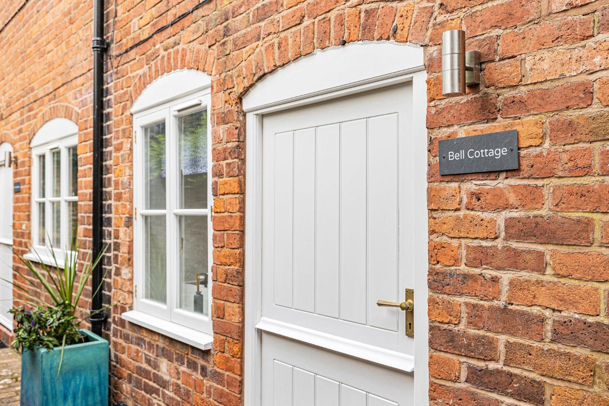 Bell Cottage By Ludlow Castle With Onsite Parking ภายนอก รูปภาพ